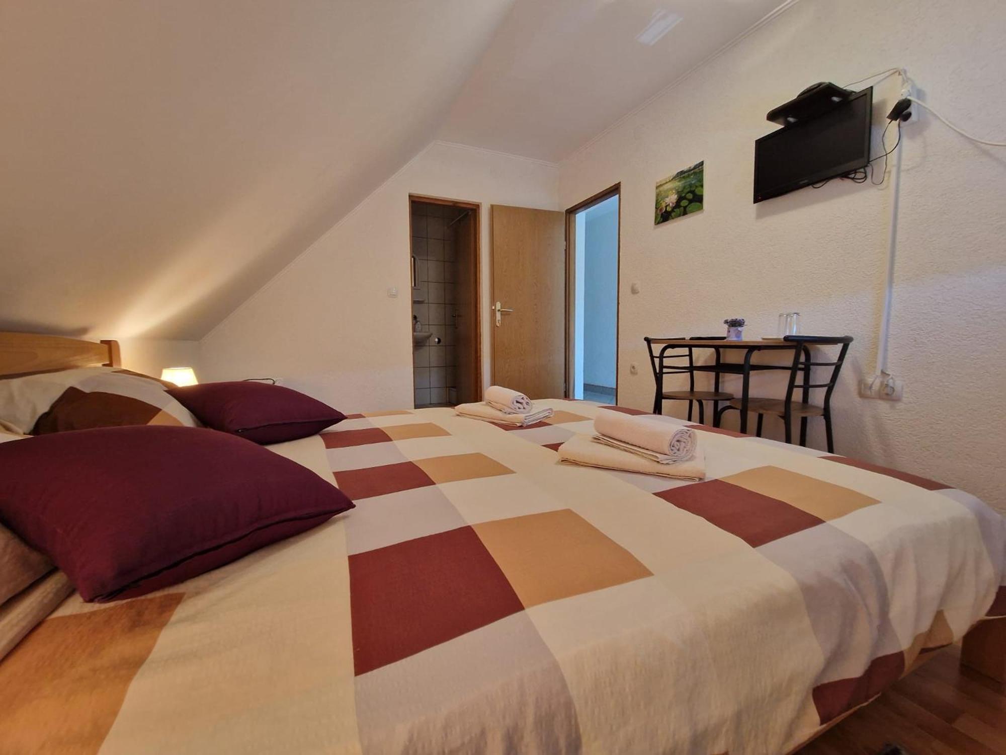 House Luketic Hotell Rastovača Exteriör bild